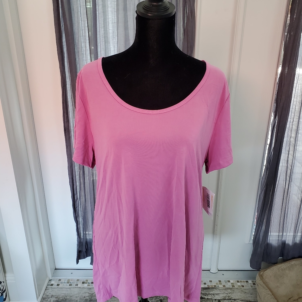 NWT LulaRoe Pink Classic T, Large